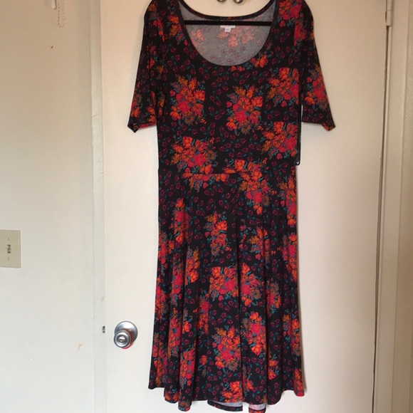 Dress - Picture 2 of 3